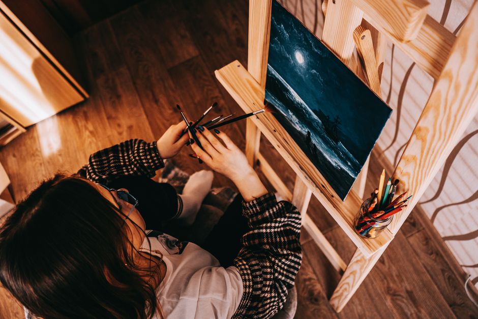 Paint-And-Sip Night for a late-night hangout — entertainment · Date Nights