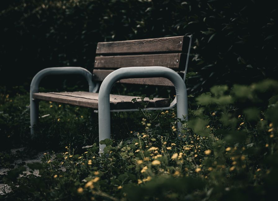 Garden Bench with a useful styling trick — home · Garden & Outdoor