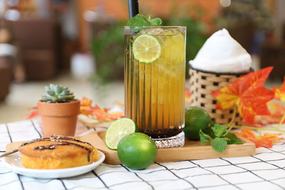 Ginger Lime Fizz for water hot afternoons — food · Drinks