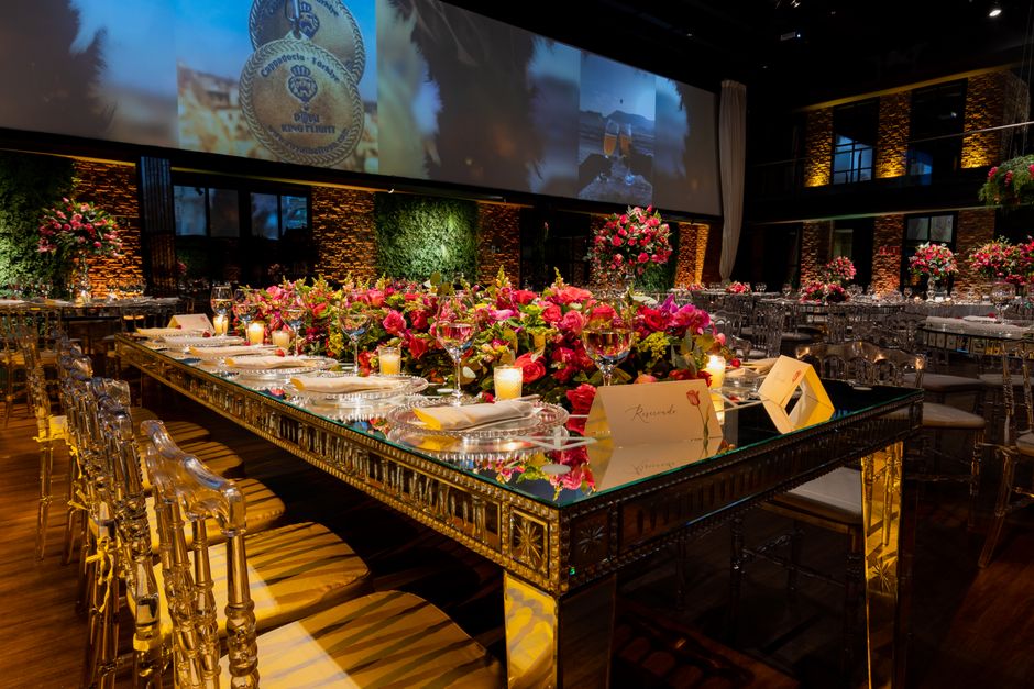 Favorite-Things Table with a nostalgic detail — celebrations · Birthdays