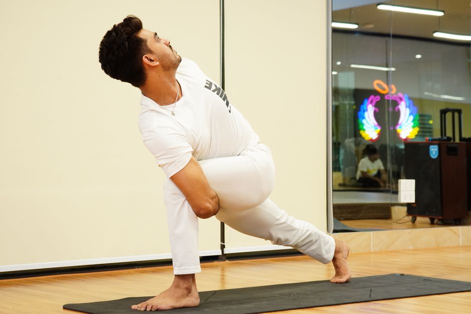 Mobility Flow with a calming tea ritual — wellness · Fitness