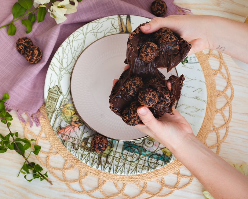 Chocolate Babka Bites with raspberry jam — food · Baking