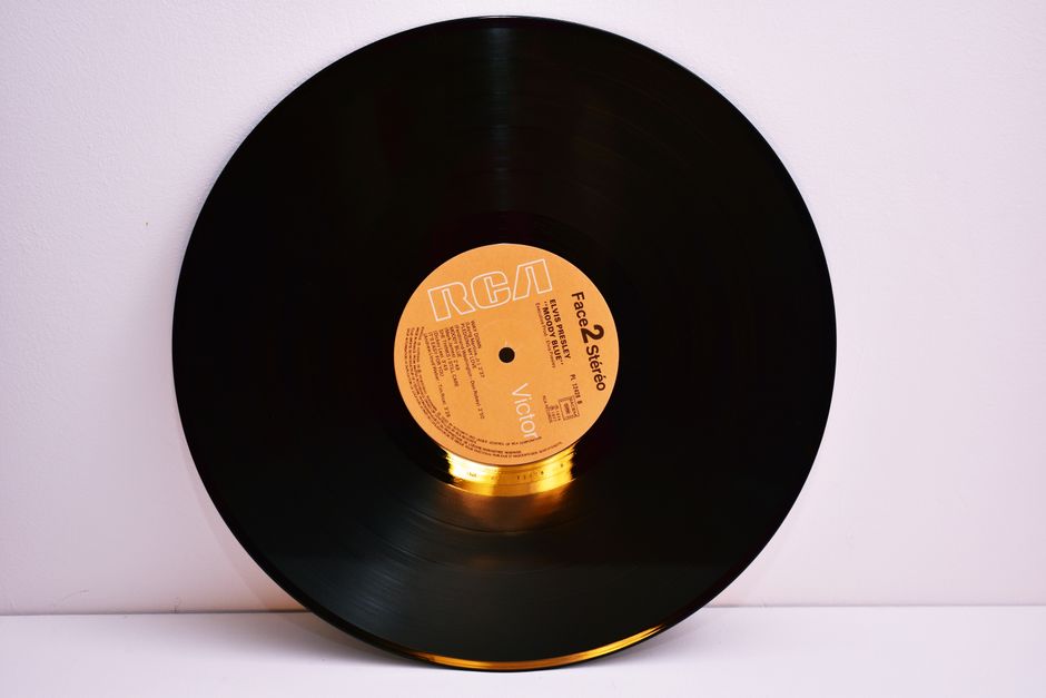 Vinyl Listening Hour with a photo challenge — entertainment · Music