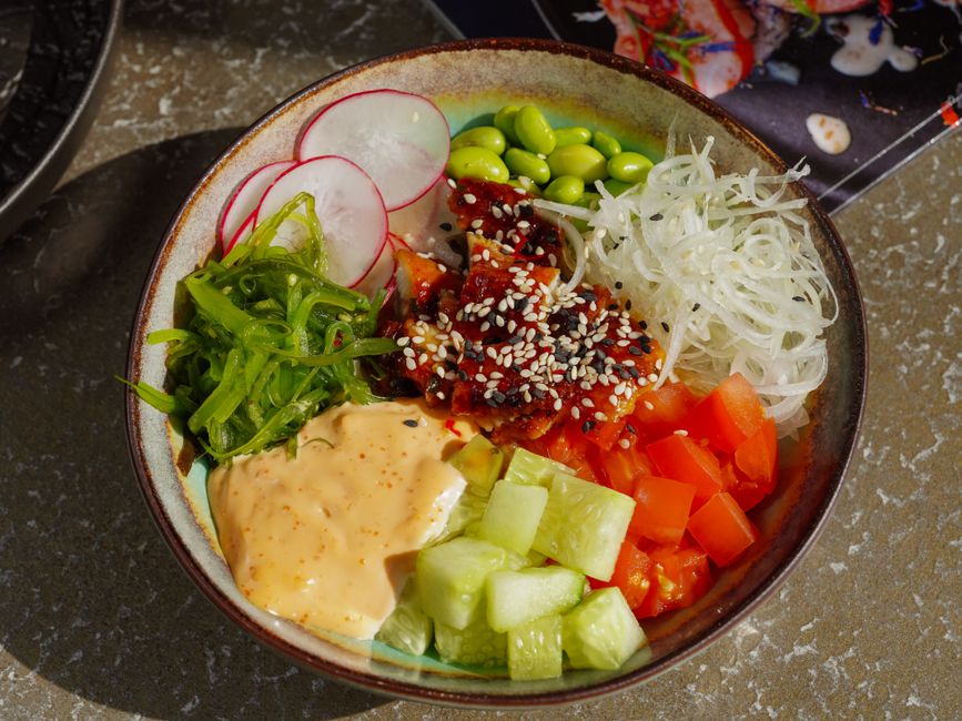 Crunchy Edamame Bowl for a family lunch table — food · Lunch Ideas