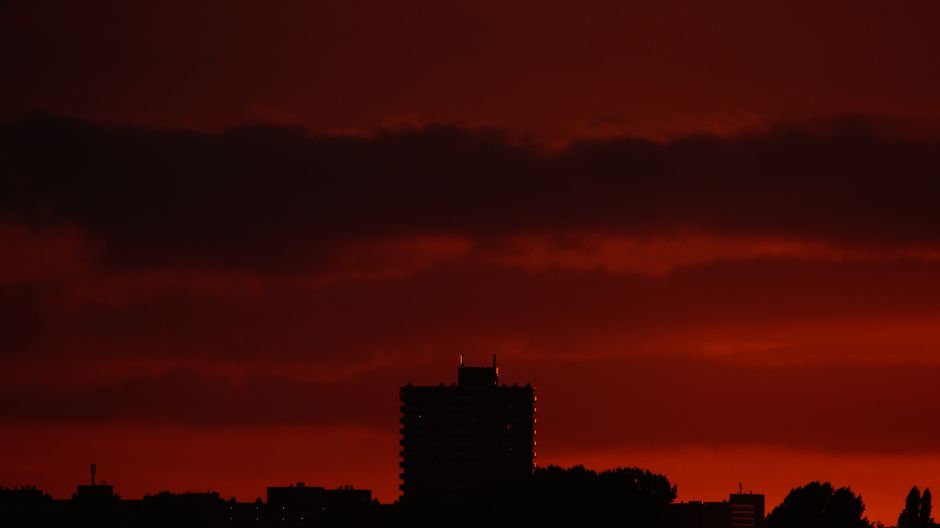 Evening Light Dimmer during a five-minute pause — wellness · Sleep