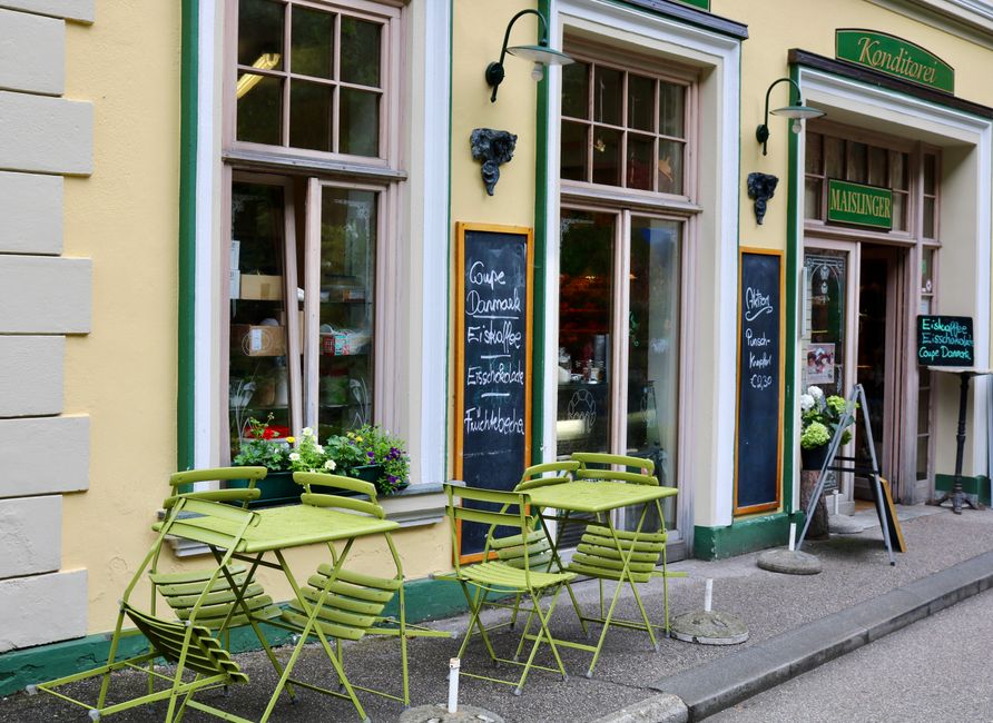 Quiet Café Route for a flexible itinerary — travel · Solo Travel