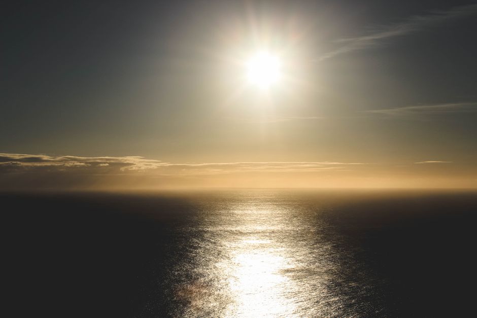 Sunlight-First Start for a quiet weekend — wellness · Morning Routines