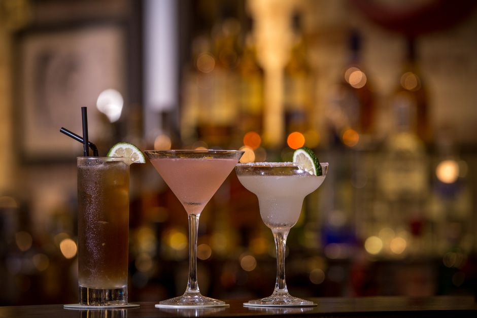 Craft-And-Cocktail Evening for a quiet night in — entertainment · Party Ideas
