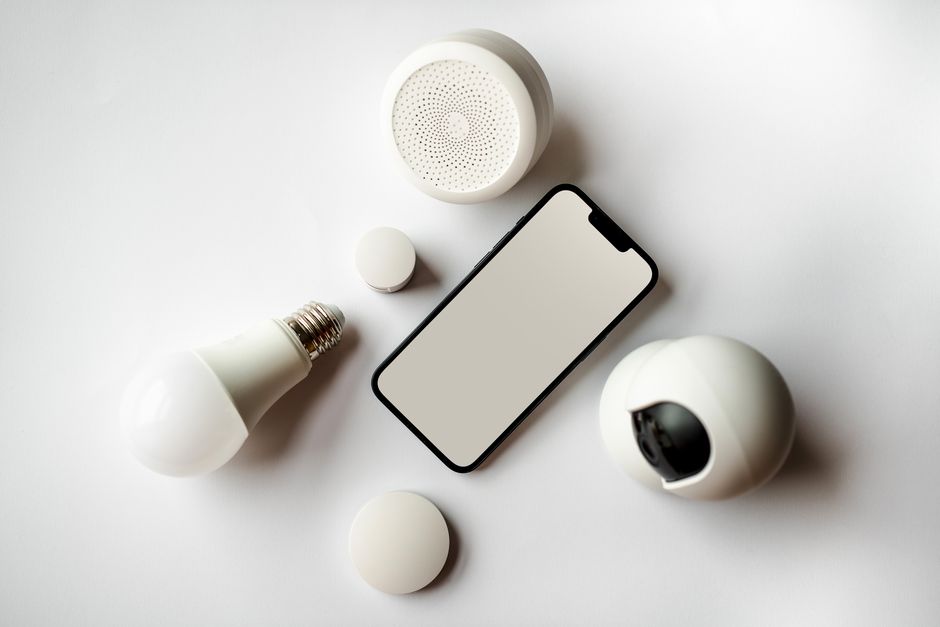 Smart Bulbs for a distraction-light workday — smart-life · Smart Home