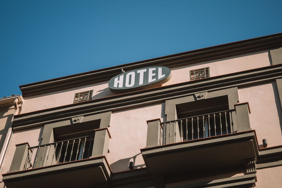 Hotel Scavenger Hunt around a memorable local meal — travel · Family Travel