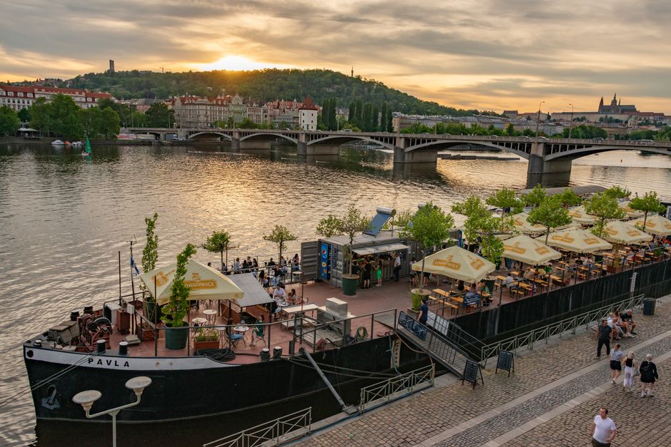 Harbor Dinner for a flexible itinerary — travel · Couples Travel