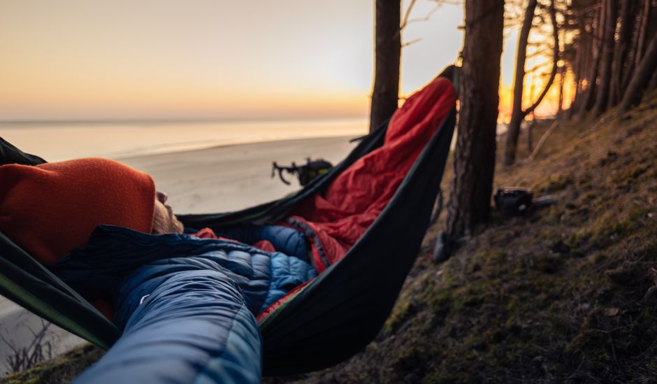 sleep-friendly walking & outdoor habits with a short breathing pause — wellness · Walking & Outdoor