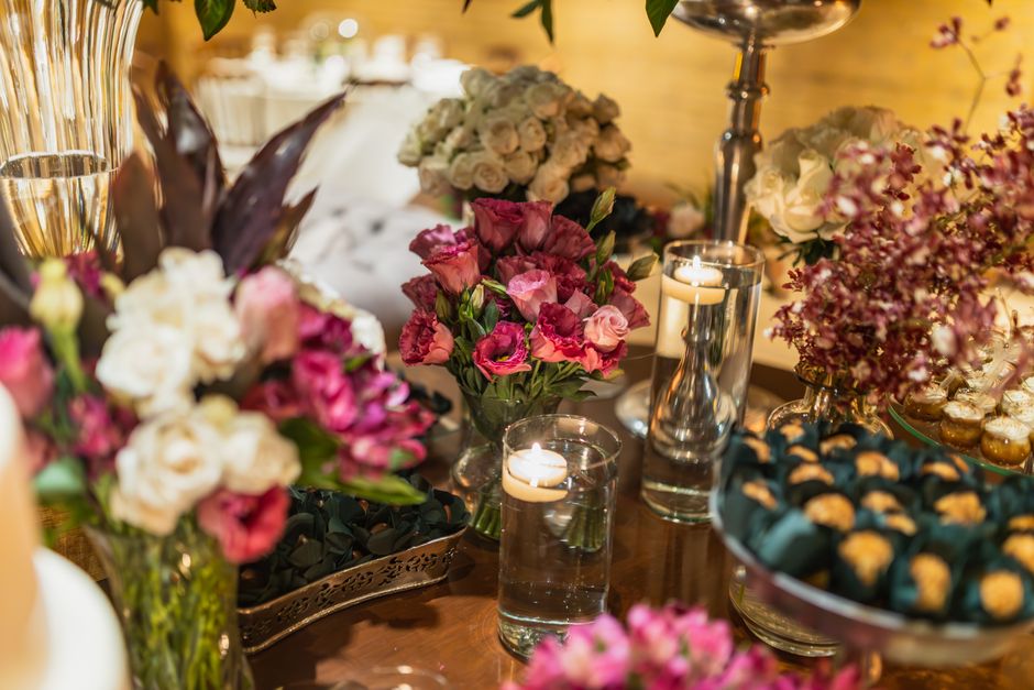 Flower-Free Centerpiece with a simple hosting timeline — celebrations · Valentine's Day