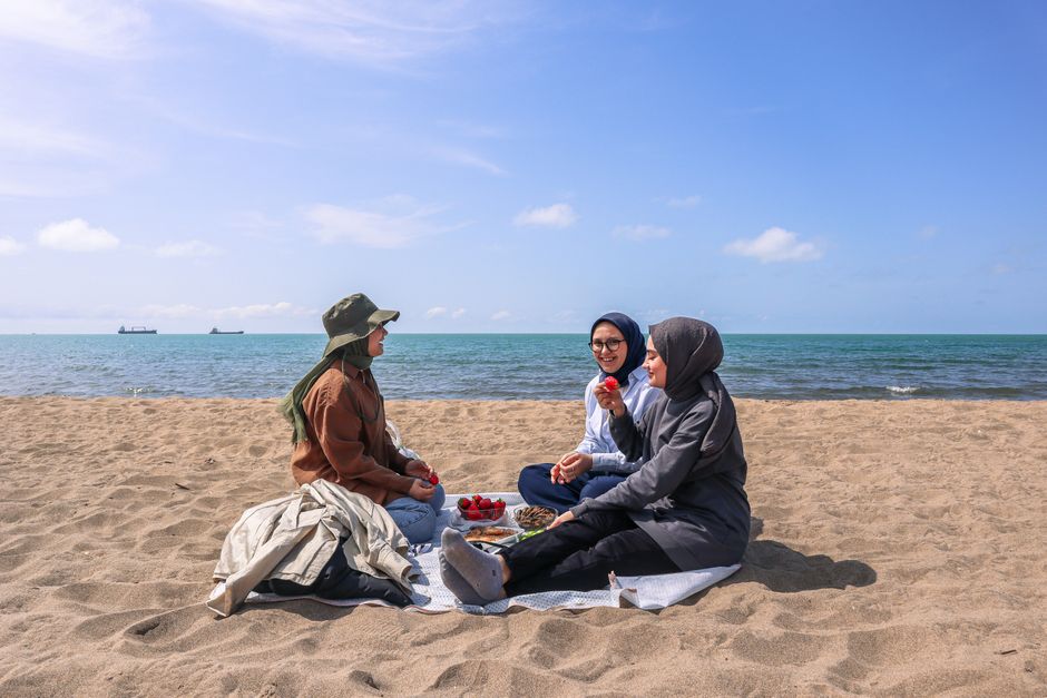Beach Picnic with a museum break — travel · Beach Vacations