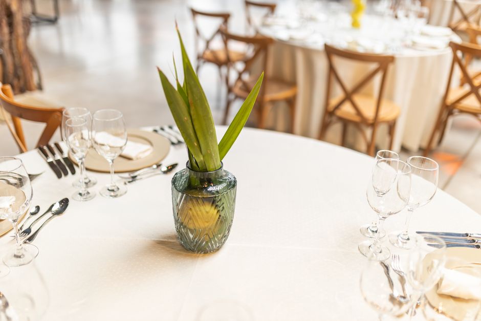 Leaf Centerpiece for a photo-friendly table — celebrations · Thanksgiving