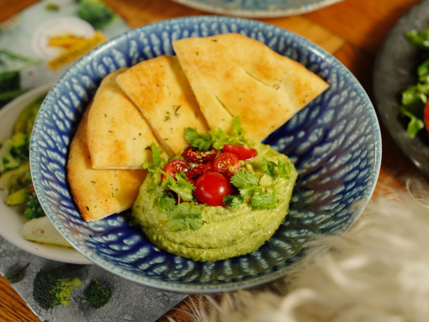 Za’atar Pita Crisps with yogurt dip — food · Snacks