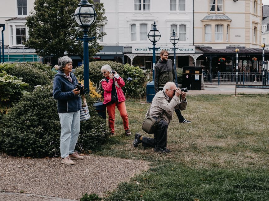 Photo Walk with a scenic picnic — travel · Couples Travel