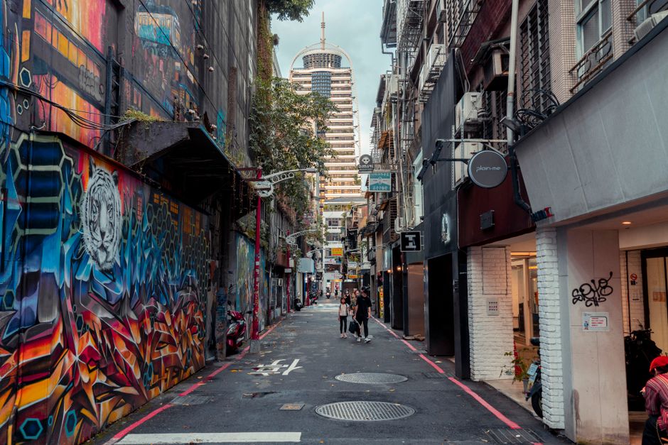Street-Art Alley for a weekend without rushing — travel · City Trips