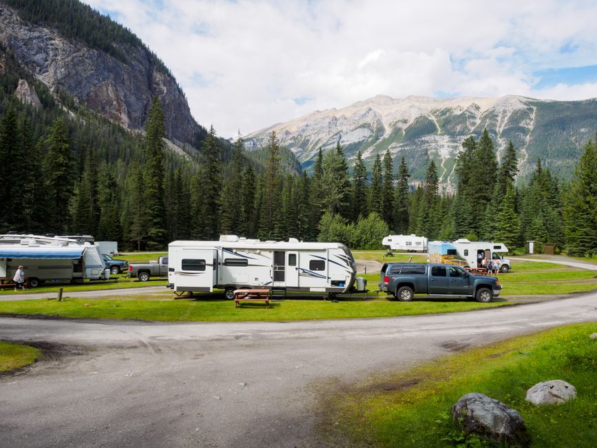 22 Living-Room Camping ideas for a specific mood