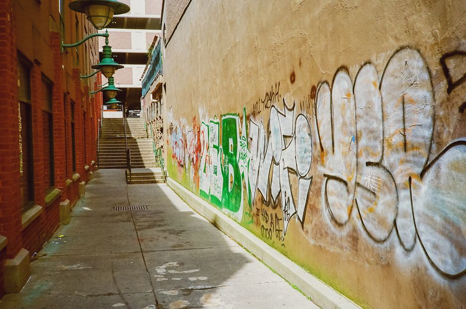 Street-Art Alley with a relaxed coffee stop — travel · City Trips