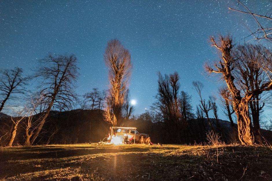 Living-Room Camping for a weekend sleepover — entertainment · Family Fun