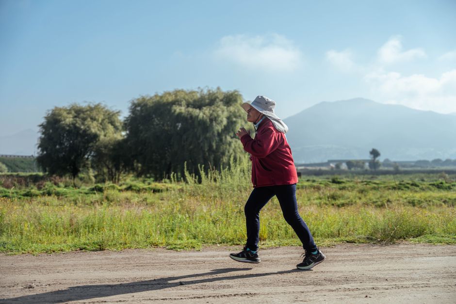 gentle walking & outdoor routines after a demanding week — wellness · Walking & Outdoor