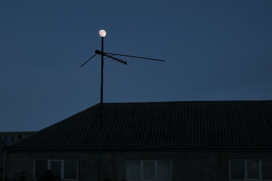 Evening Light Dimmer during a digital detox — wellness · Sleep