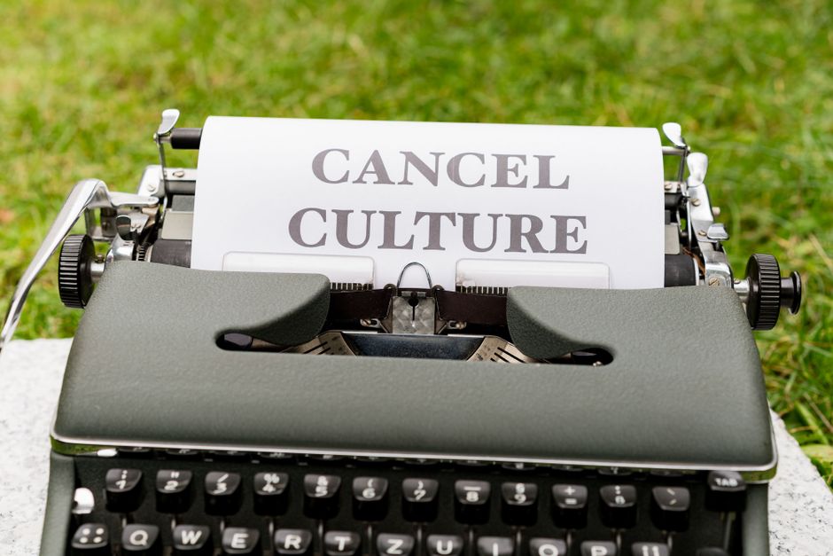 Internet Culture Timeline around a mini tournament — entertainment · Pop Culture