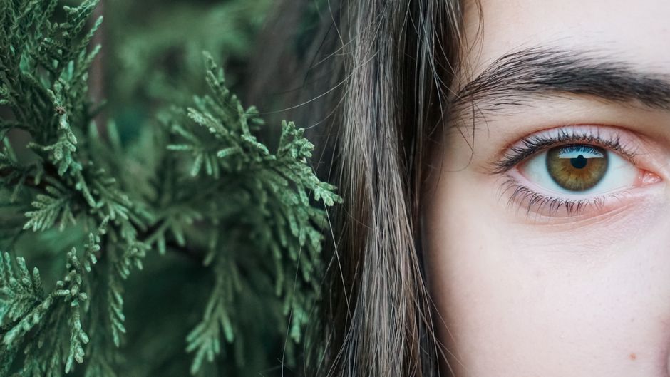 Simple Brow Shaping before a busy morning — lifestyle · Beauty