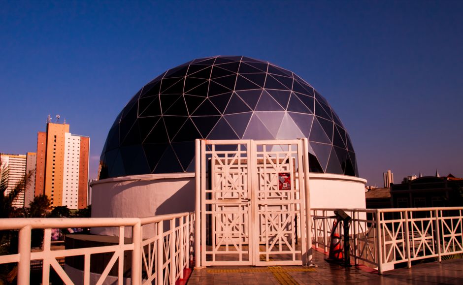 Hands-On Science Center with a photo-friendly pause — travel · Family Travel