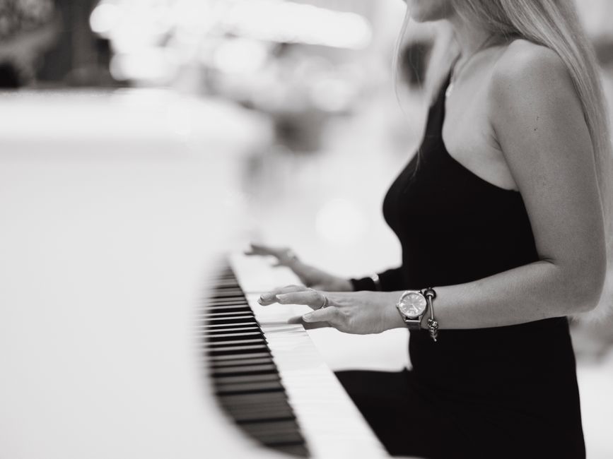 Piano-Focused Playlist for a friend reunion — entertainment · Music