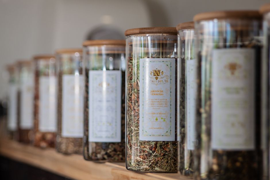 Custom Tea Blend Jar for a thoughtful gift — diy-creativity · DIY Gifts