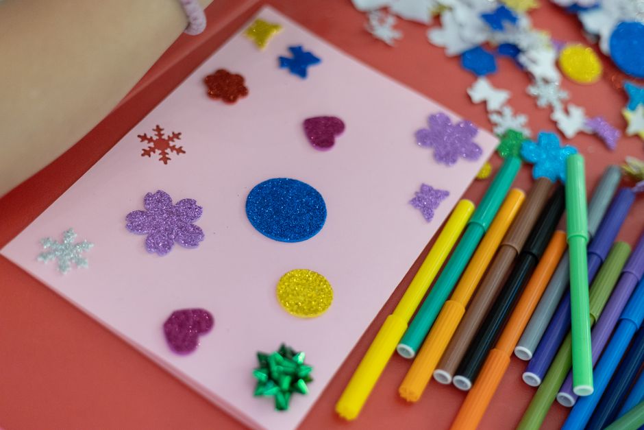 Craft Circle before a meaningful conversation — lifestyle · Social Life