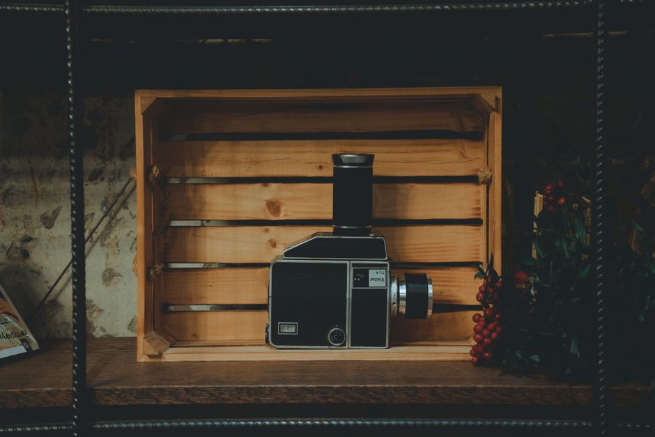 Wood-Crate Shelf using leftover materials — diy-creativity · Upcycling