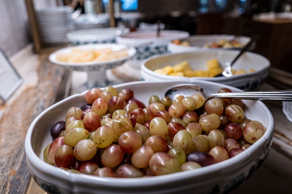 Vineyard Lunch around a farmers market — travel · Weekend Getaways