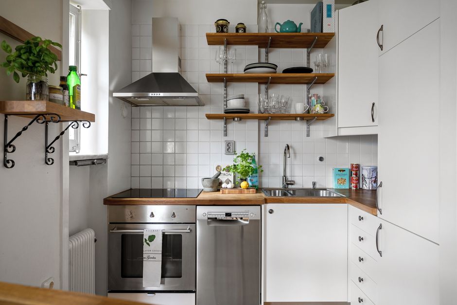 Open Shelving with a gallery-style arrangement — home · Kitchens