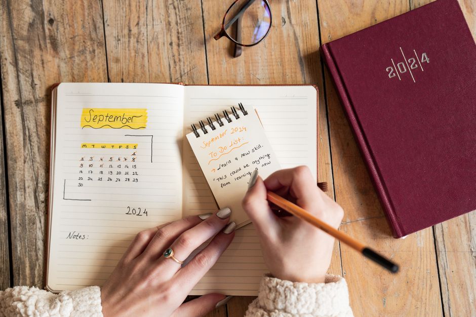 Monthly Photo Journal using thrifted fabric — diy-creativity · Journaling