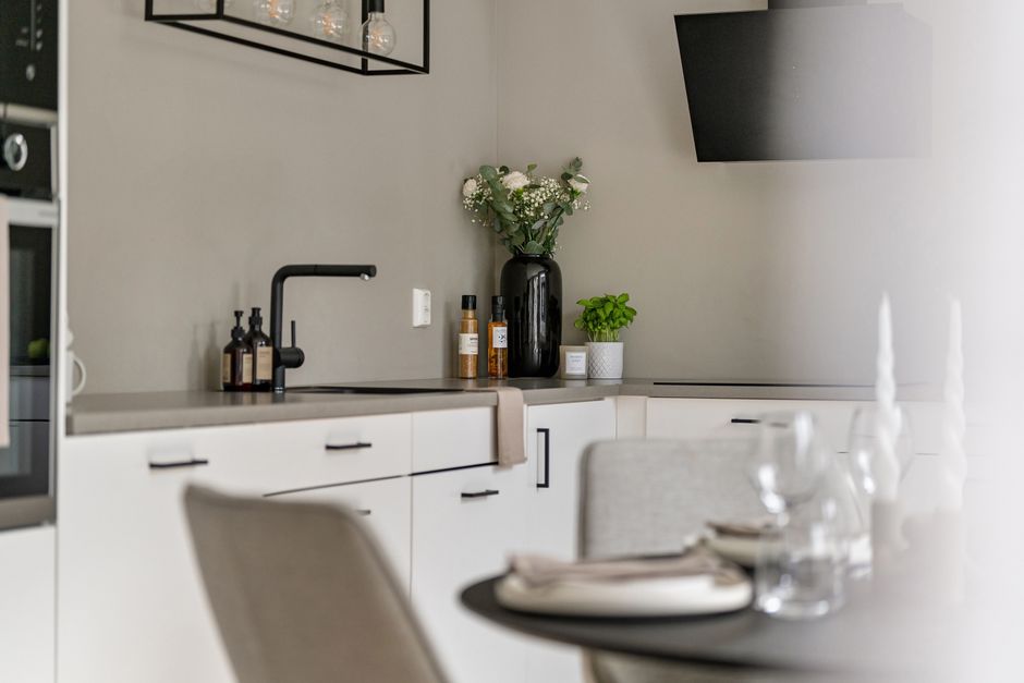 Under-Sink Trick for seasonal storage — home · Home Hacks