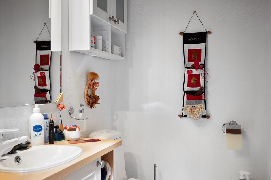 Under-Sink Trick for a more useful pantry — home · Home Hacks