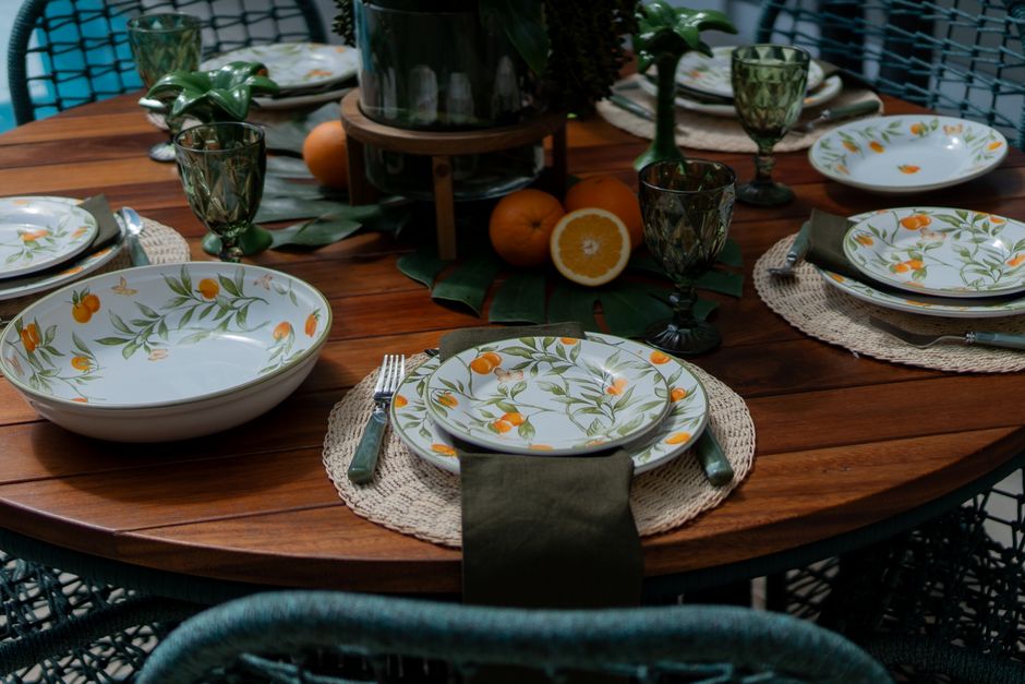 Leaf Centerpiece with a handwritten touch — celebrations · Thanksgiving
