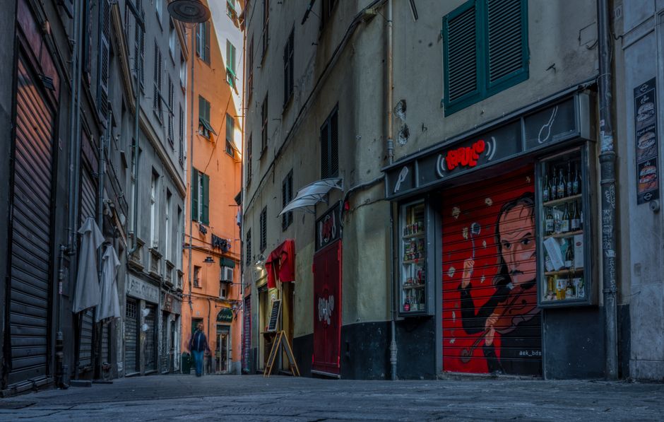 Street-Art Alley for a solo afternoon — travel · City Trips