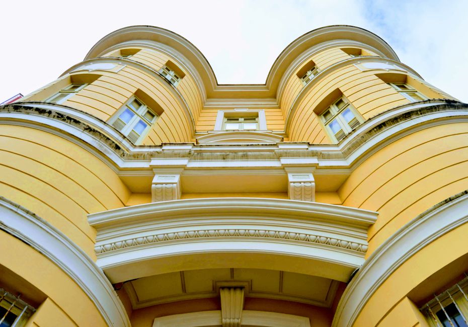 Self-Guided Architecture Walk with a local-only flavor — travel · Solo Travel