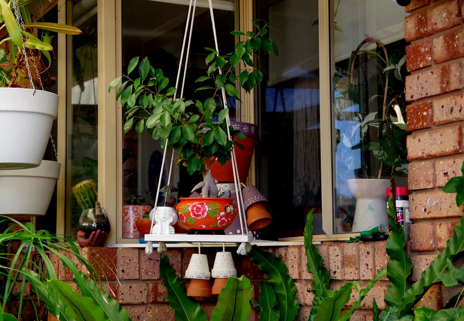 renter-friendly garden & outdoor details that look intentional with warm evening lighting — home · Garden & Outdoor