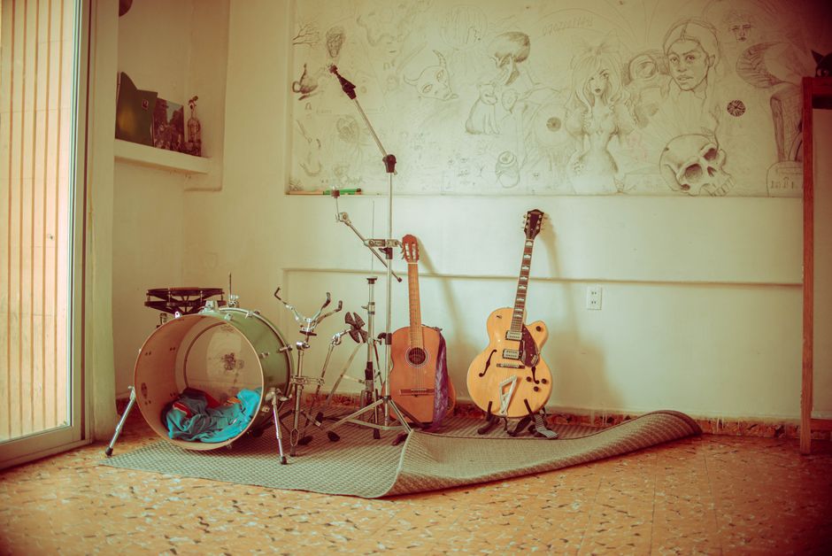 Music Corner around a meaningful toast — celebrations · Parties