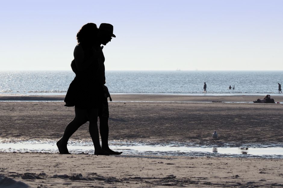 Beach Stroll after a late night after a late night — wellness · Walking & Outdoor