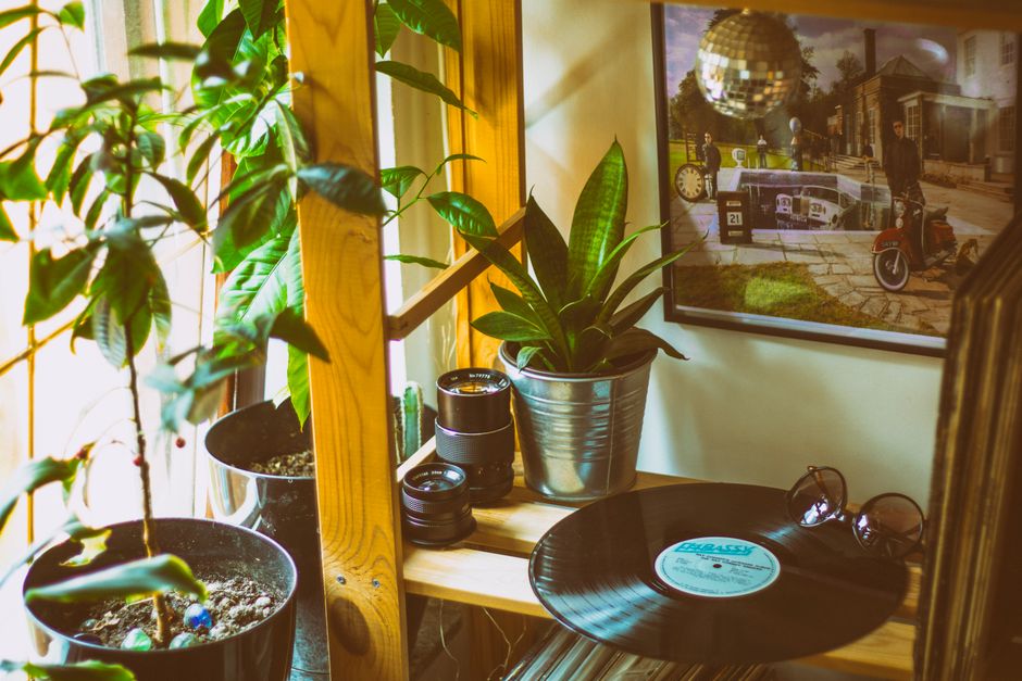 Retro Theme Corner with a simple color story — celebrations · Birthdays
