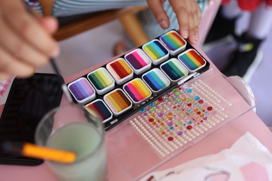 Coloring Session with a screen-free ritual — wellness · Relaxation