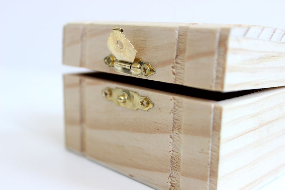 Indoor Treasure Hunt with a friendly rivalry — entertainment · Family Fun