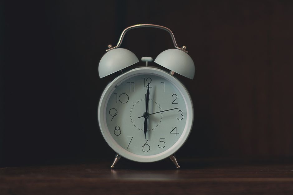 Consistent Wake Time with a short breathing pause — wellness · Sleep