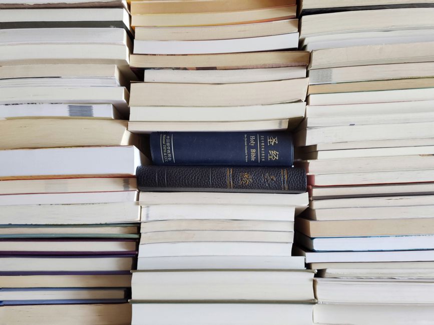 25 Book Stack ideas